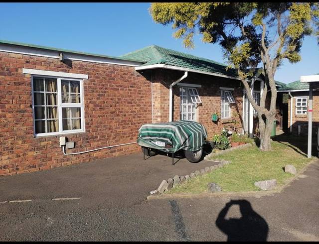 3 BEDROOM TOWNHOUSE FOR SALE IN BIRDSWOOD